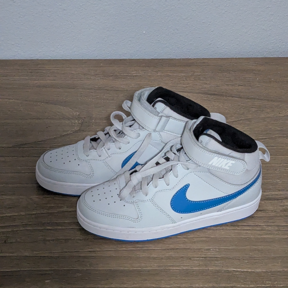 Nike Kids Court Borough Mid 2 Sneakers Size 5.5